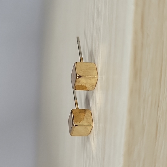 Classic Cube Stud Earrings, unisex - Picture 3 of 5